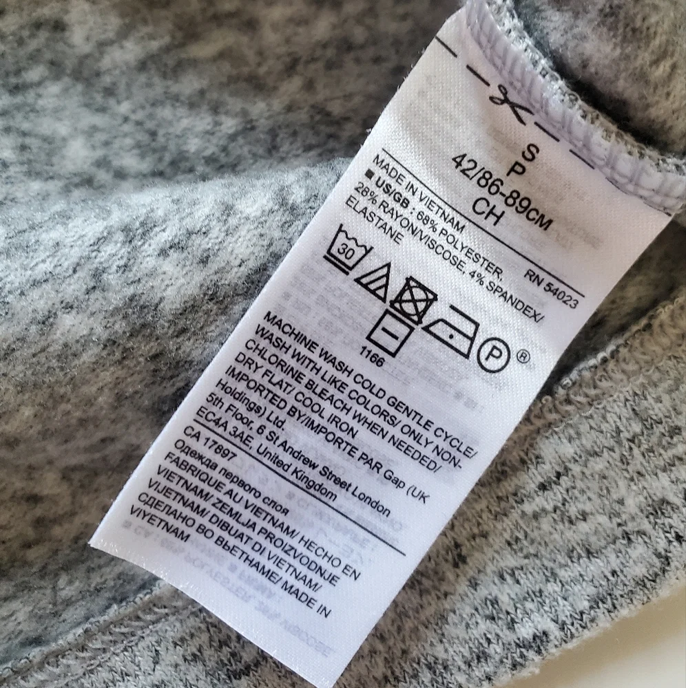 BANANA REPUBLIC SWEATER
